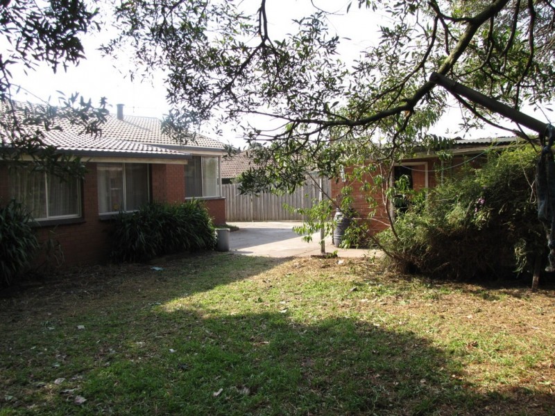 9 Desmond Street, Moe VIC 3825
