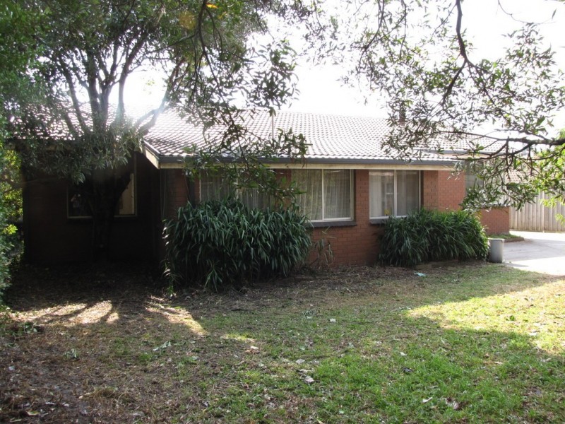 9 Desmond Street, Moe VIC 3825