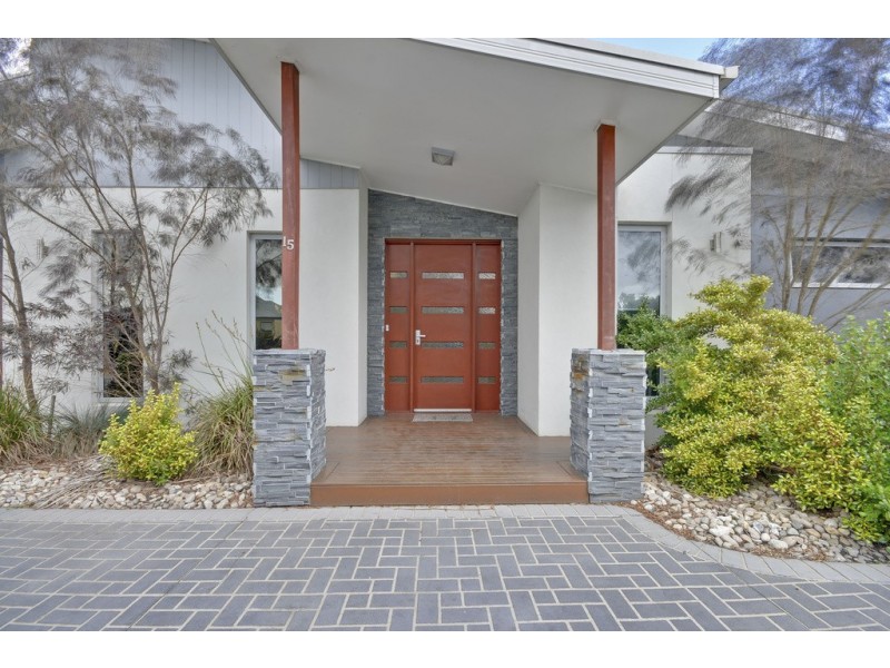 15 Leadbeater Mews, Newborough VIC 3825