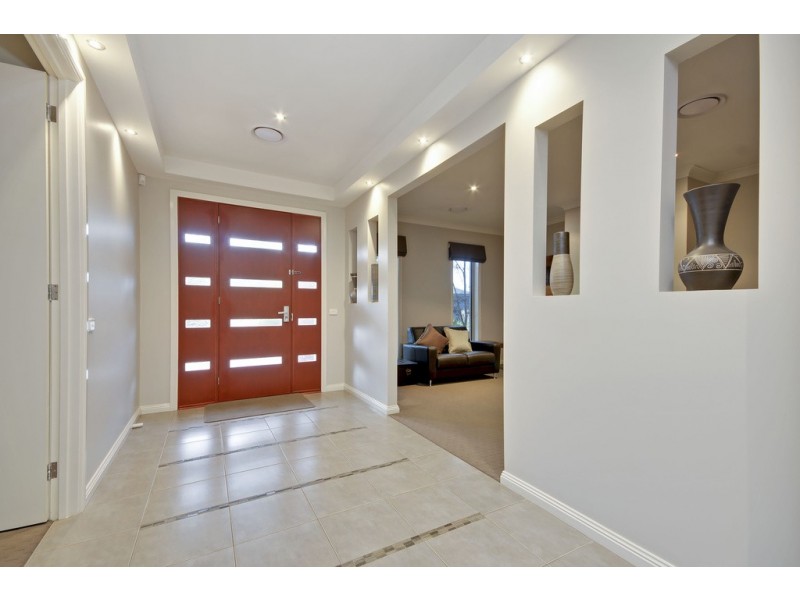 15 Leadbeater Mews, Newborough VIC 3825