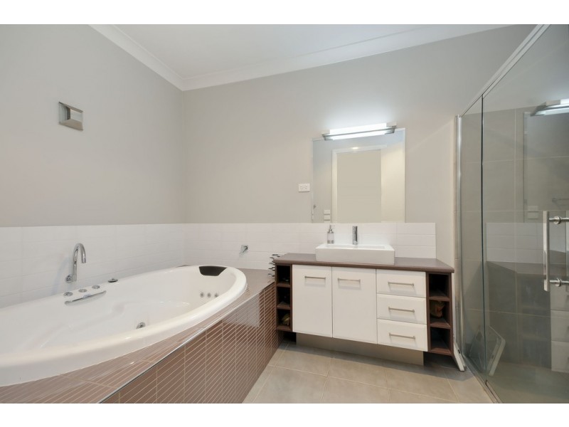 15 Leadbeater Mews, Newborough VIC 3825