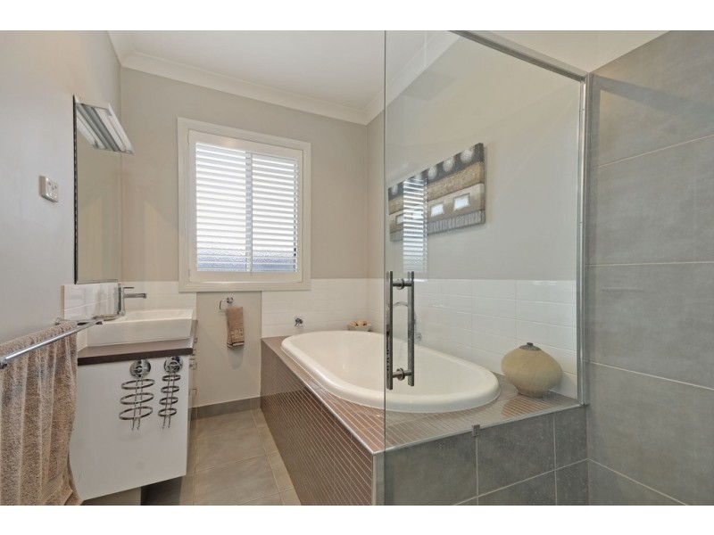 15 Leadbeater Mews, Newborough VIC 3825