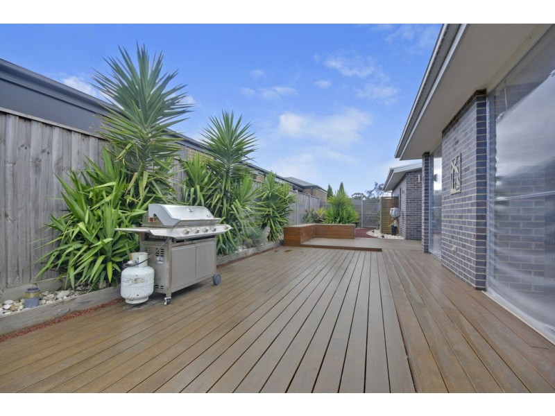 15 Leadbeater Mews, Newborough VIC 3825