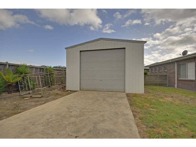 15 Leadbeater Mews, Newborough VIC 3825