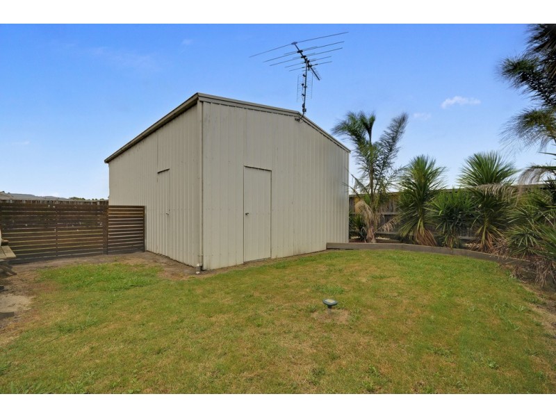 15 Leadbeater Mews, Newborough VIC 3825