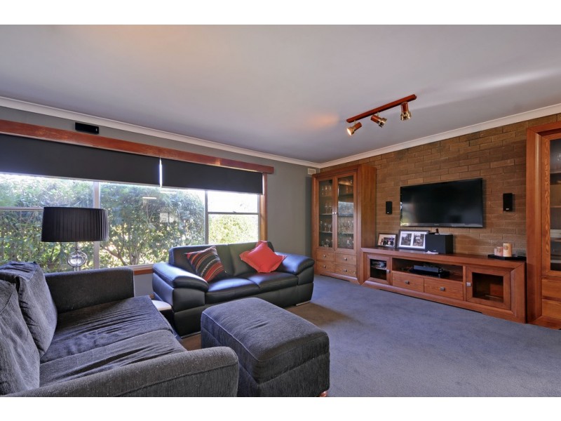 14 Smallburn Avenue, Newborough VIC 3825