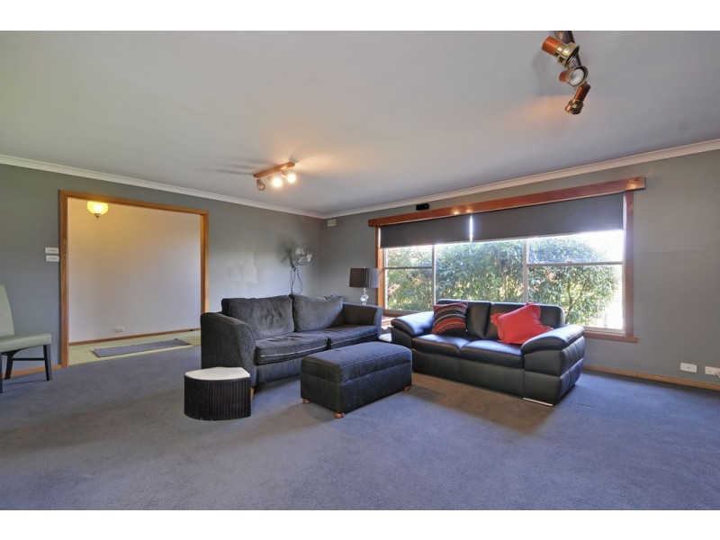 14 Smallburn Avenue, Newborough VIC 3825