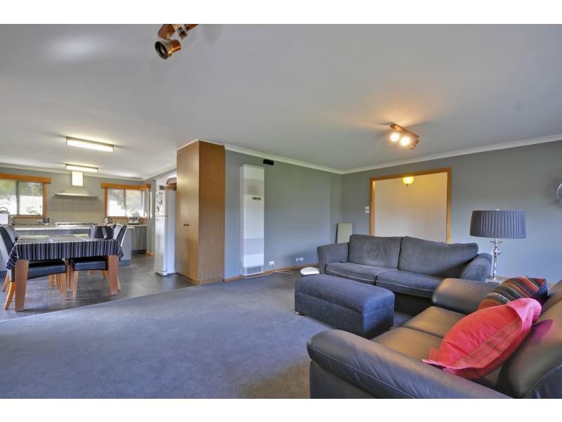 14 Smallburn Avenue, Newborough VIC 3825