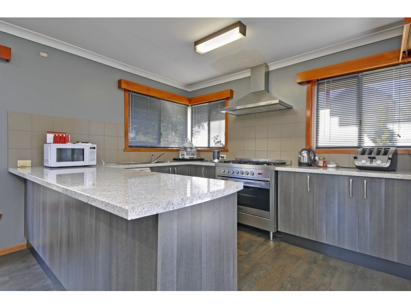 14 Smallburn Avenue, Newborough VIC 3825