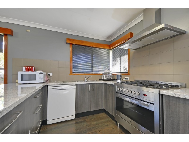 14 Smallburn Avenue, Newborough VIC 3825