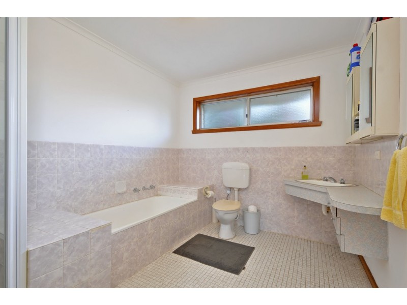 14 Smallburn Avenue, Newborough VIC 3825