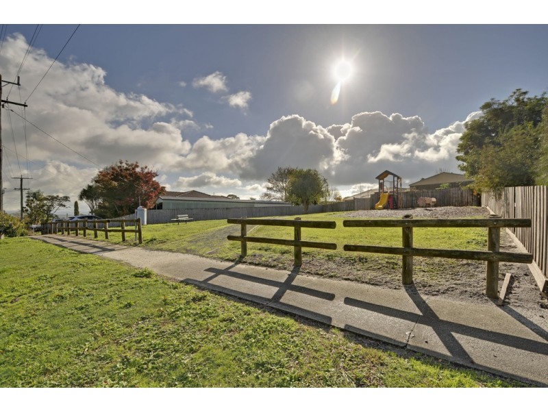 14 Smallburn Avenue, Newborough VIC 3825