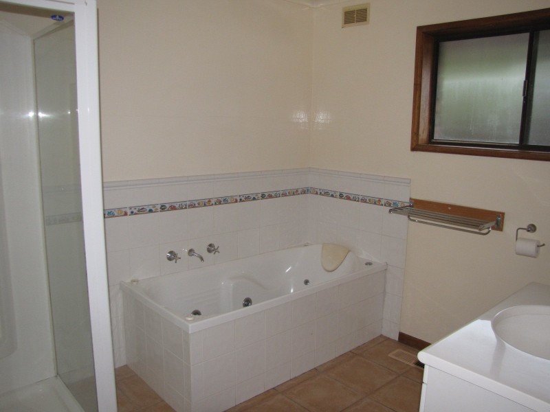 39 Haunted Hills Road, Newborough VIC 3825