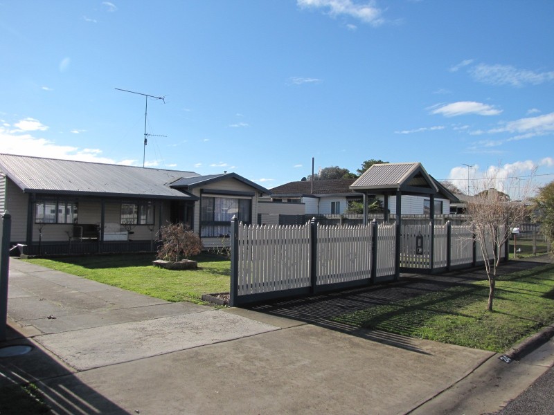 24 Thoresby Street, Newborough VIC 3825
