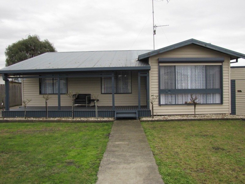 24 Thoresby Street, Newborough VIC 3825