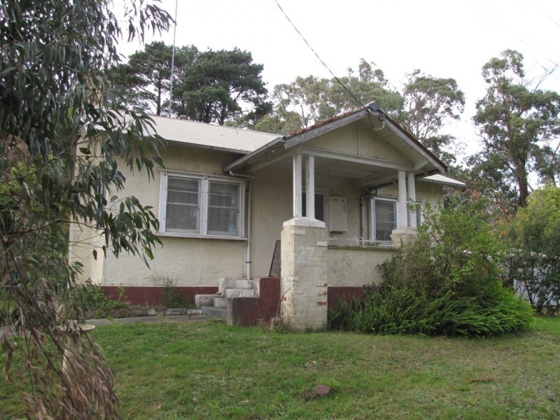 27 Coalville Road, Moe VIC 3825