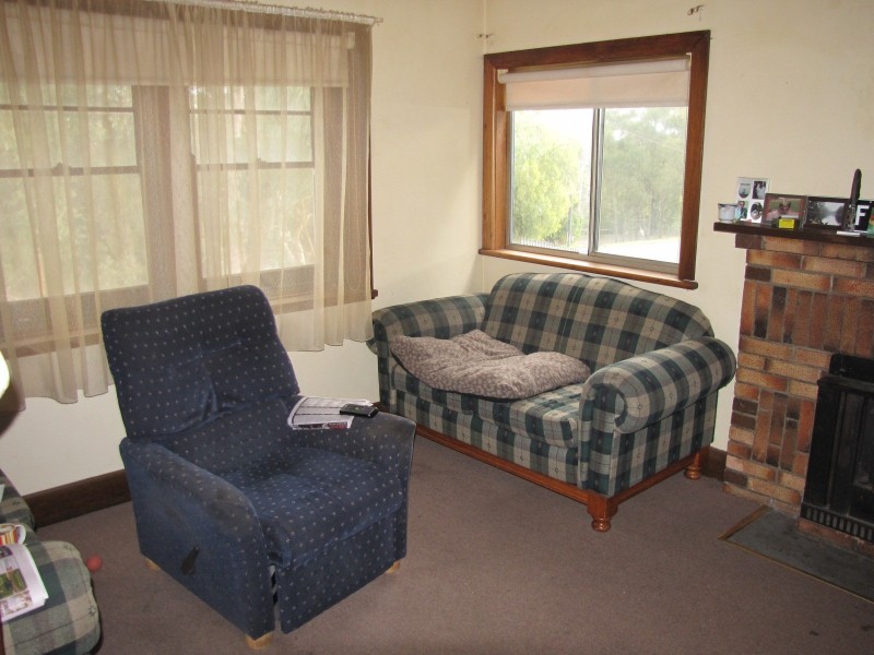 27 Coalville Road, Moe VIC 3825