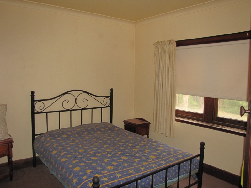 27 Coalville Road, Moe VIC 3825