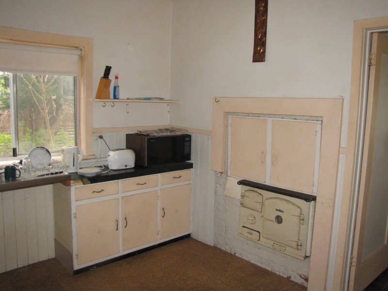 27 Coalville Road, Moe VIC 3825