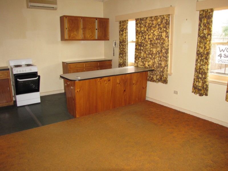 Units 1-3, 54 Moore Street, Moe VIC 3825