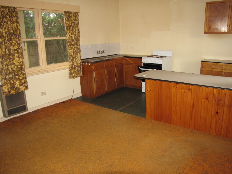 Units 1-3, 54 Moore Street, Moe VIC 3825