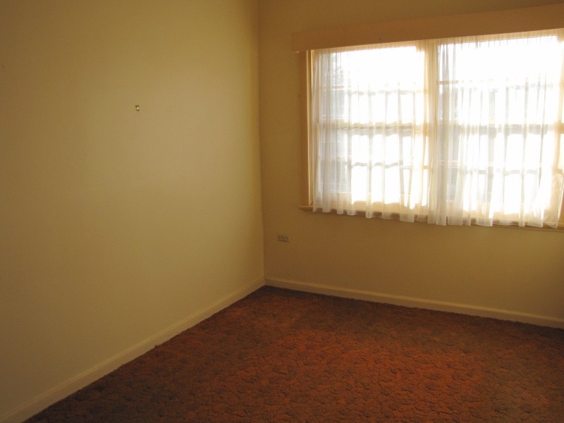 Units 1-3, 54 Moore Street, Moe VIC 3825