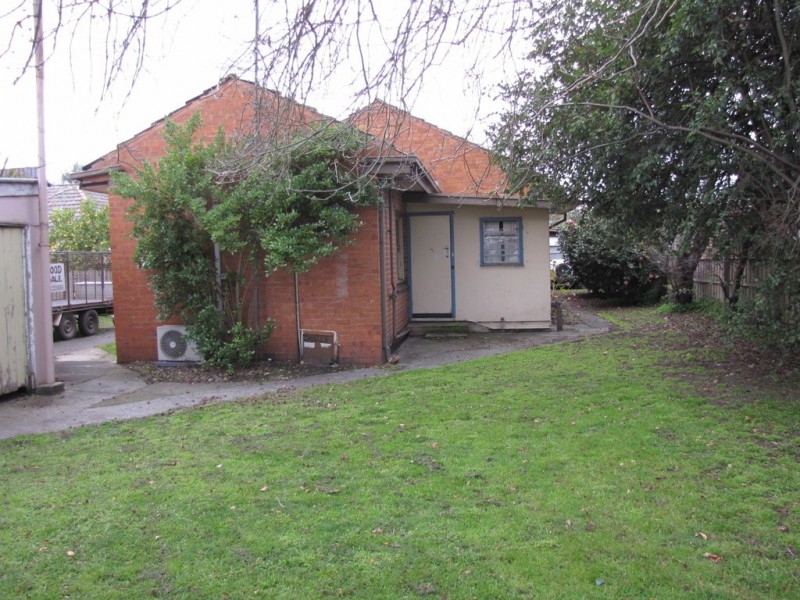 Units 1-3, 54 Moore Street, Moe VIC 3825