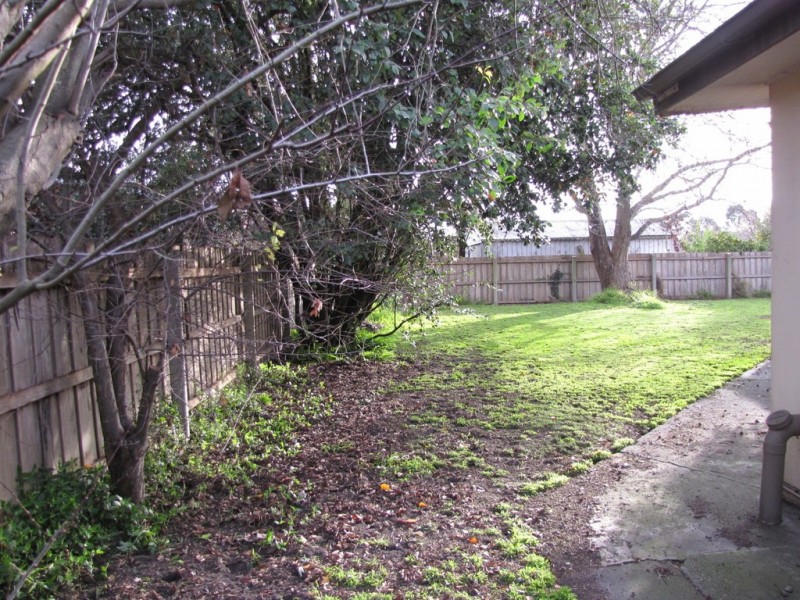 Units 1-3, 54 Moore Street, Moe VIC 3825