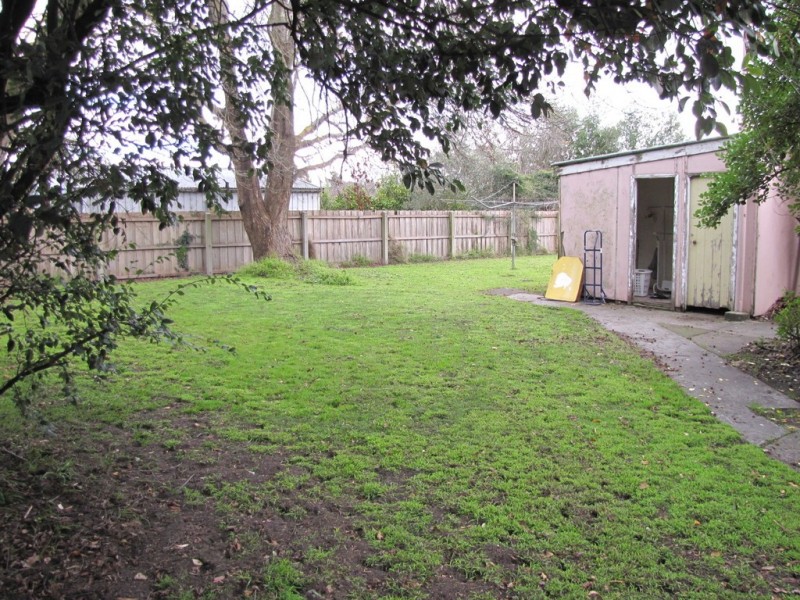 Units 1-3, 54 Moore Street, Moe VIC 3825