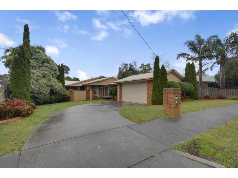 6 Libra Crescent, Moe VIC 3825