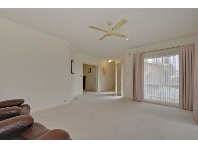 6 Libra Crescent, Moe VIC 3825