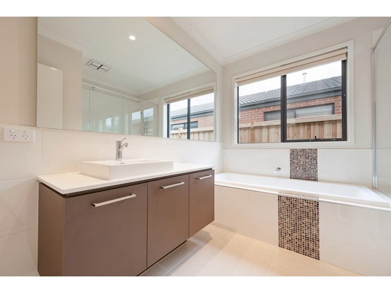 Lot 942 Oleander Parade, Mickleham VIC 3064