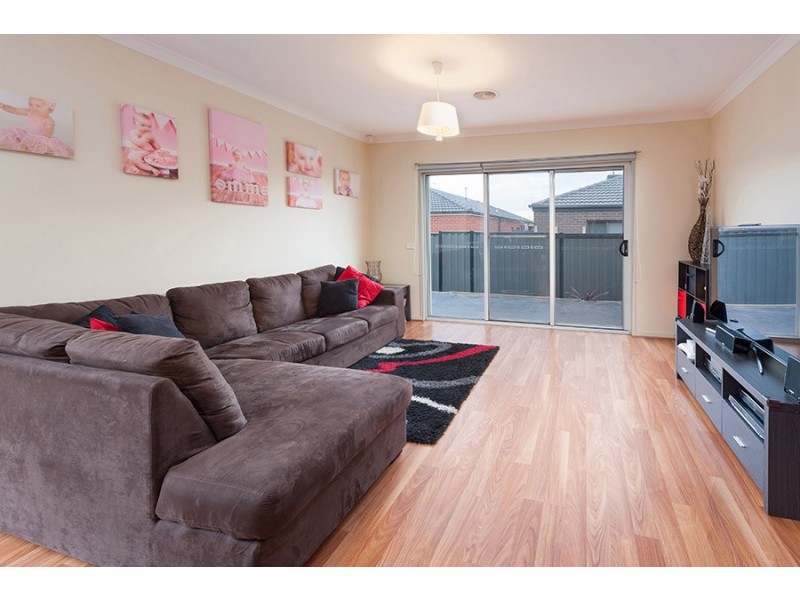 27 Gateshead Road, Craigieburn VIC 3064