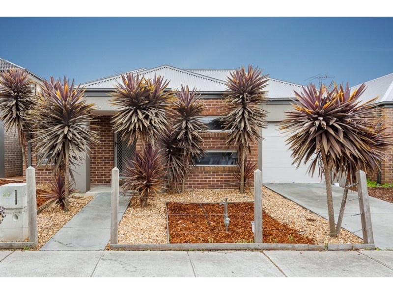 29 Mallacoota Way, Craigieburn VIC 3064
