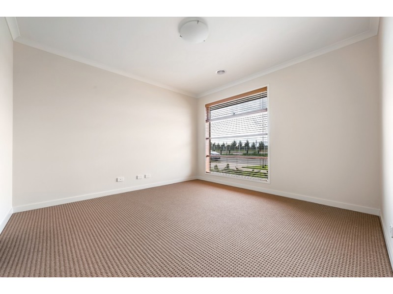 54 Bluebell Drive, Craigieburn VIC 3064
