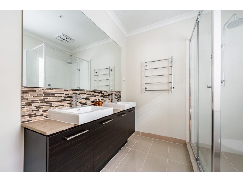54 Bluebell Drive, Craigieburn VIC 3064