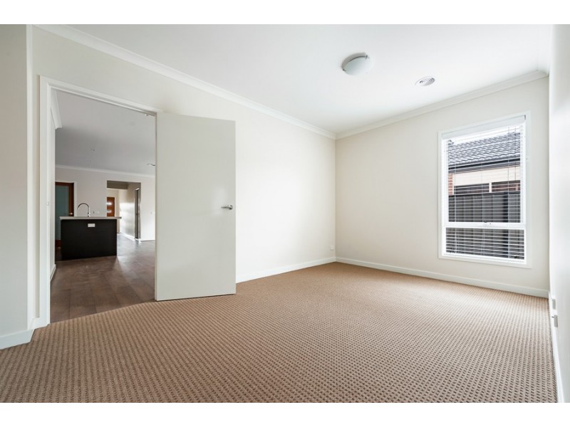 54 Bluebell Drive, Craigieburn VIC 3064