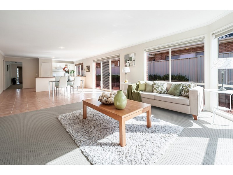 17 Castlebury Place, Craigieburn VIC 3064
