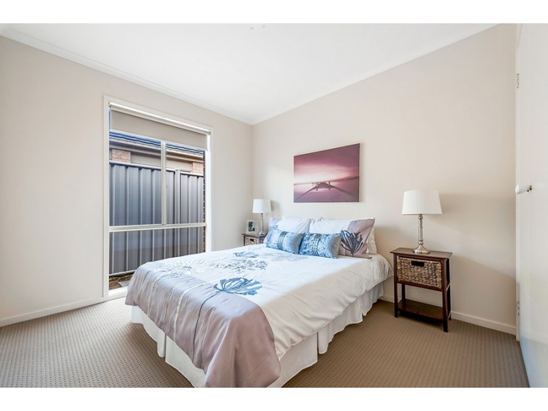 17 Castlebury Place, Craigieburn VIC 3064