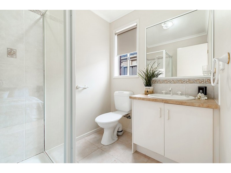 17 Castlebury Place, Craigieburn VIC 3064