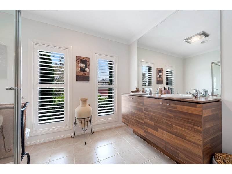 16 Black Range Avenue, Craigieburn VIC 3064