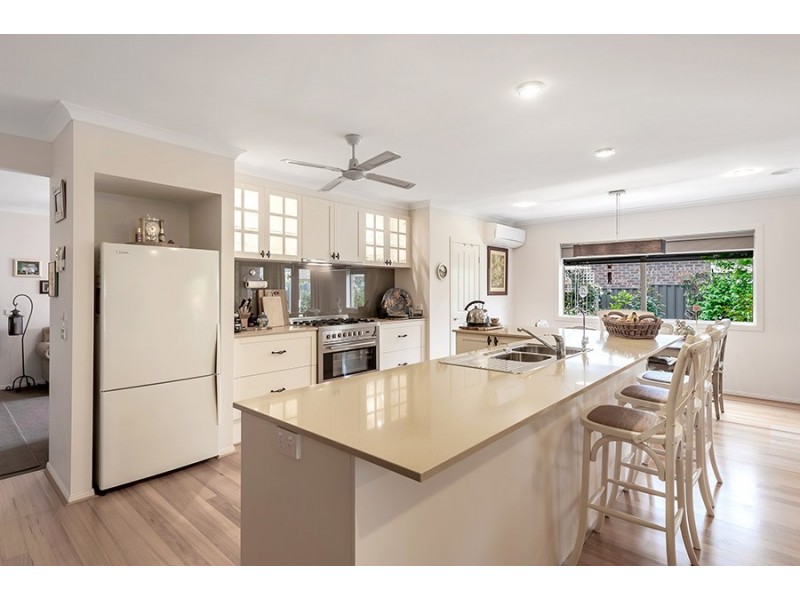 16 Black Range Avenue, Craigieburn VIC 3064