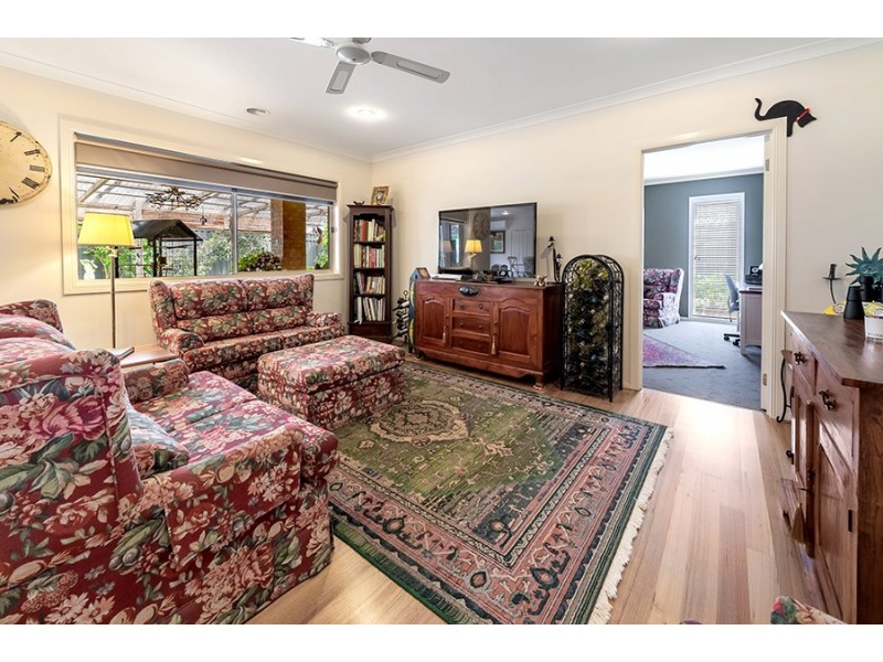 16 Black Range Avenue, Craigieburn VIC 3064