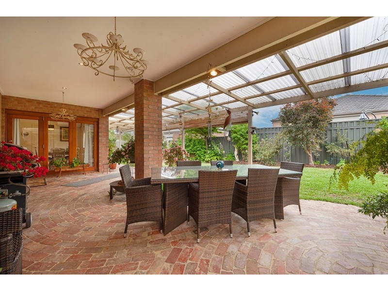 16 Black Range Avenue, Craigieburn VIC 3064