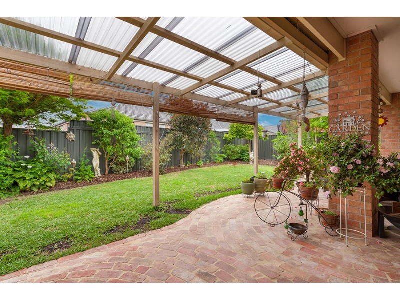 16 Black Range Avenue, Craigieburn VIC 3064