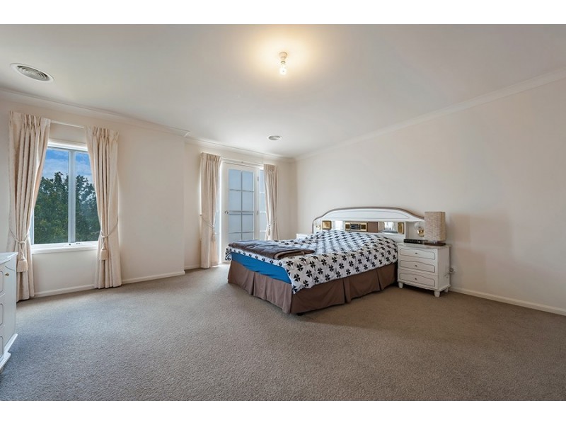 6 Raheen Place, Craigieburn VIC 3064