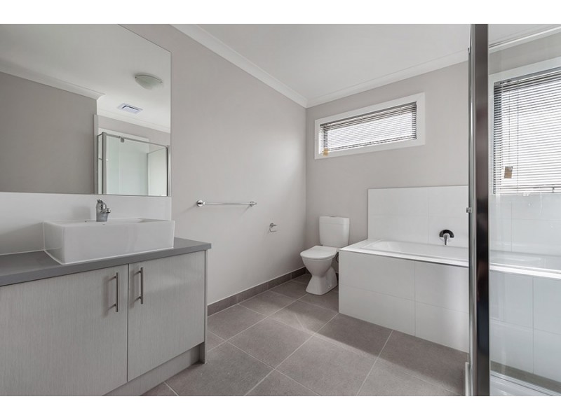 Unit 23/2-24 Hyde Park Avenue, Craigieburn VIC 3064