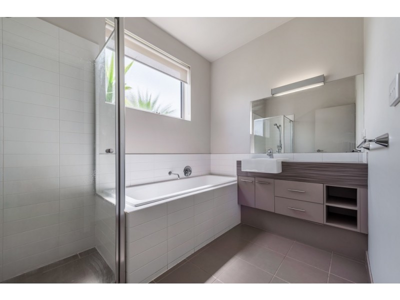 2 Bristow Lane, Craigieburn VIC 3064