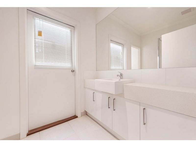 23/1-15 Beddison Road, Craigieburn VIC 3064