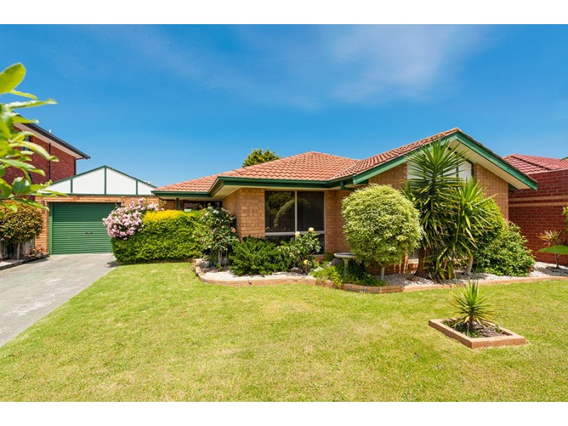 52 Rearden Crescent, Roxburgh Park VIC 3064